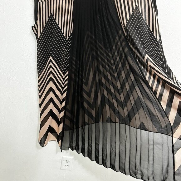 French Blue Sleeveless Tunic Top Chevron Striped Pleated Back Brown Beige Sz 1X - Picture 9 of 12